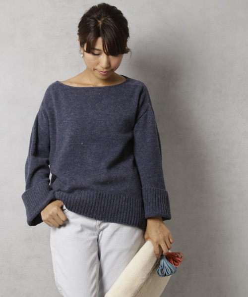 DouDou（ドゥドゥ）の「袖ボリュームプルオーバーニット（ニット/セーター・レディース・ネイビー/オフホワイト/グレー/キャメル/イエロー・FREE）」の3枚目の写真