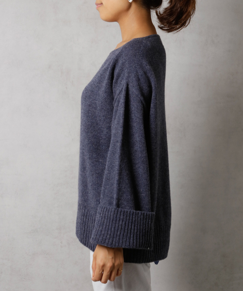 DouDou（ドゥドゥ）の「袖ボリュームプルオーバーニット（ニット/セーター・レディース・ネイビー/オフホワイト/グレー/キャメル/イエロー・FREE）」の7枚目の写真