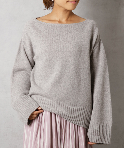 DouDou（ドゥドゥ）の「袖ボリュームプルオーバーニット（ニット/セーター・レディース・ネイビー/オフホワイト/グレー/キャメル/イエロー・FREE）」の6枚目の写真