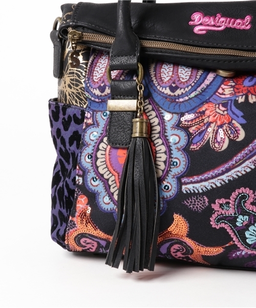 Desigual（デシグアル）の「「Desigual/デシグアル」バッグ（ショルダーバッグ・レディース・ブラック・ONE SIZE）」の3枚目の写真