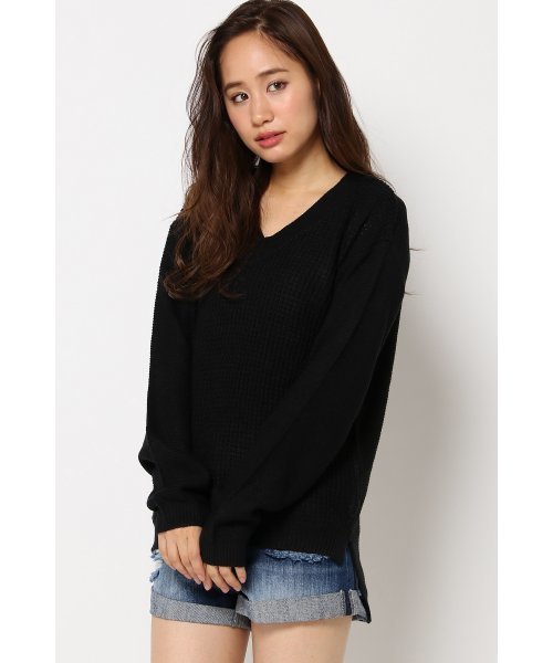 VENCEEXCHANGE（ヴァンスエクスチェンジ）の「アクリルワッフル編みVネックニット       （ニット/セーター・レディース・ネイビー/オフホワイト/ダークグリーン/ブラック・MEDIUM）」の3枚目の写真