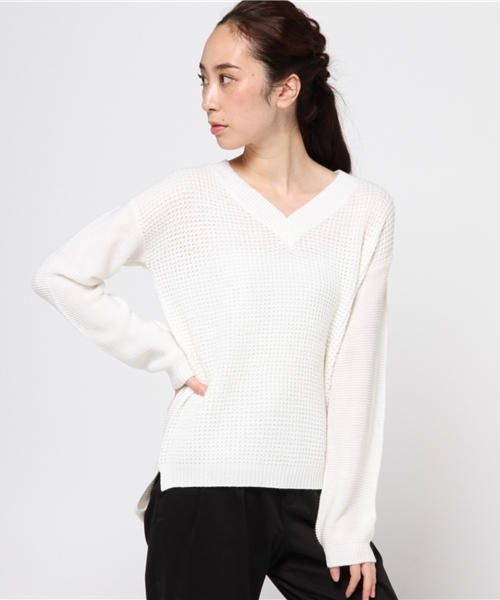 VENCEEXCHANGE（ヴァンスエクスチェンジ）の「アクリルワッフル編みVネックニット       （ニット/セーター・レディース・ネイビー/オフホワイト/ダークグリーン/ブラック・MEDIUM）」の8枚目の写真