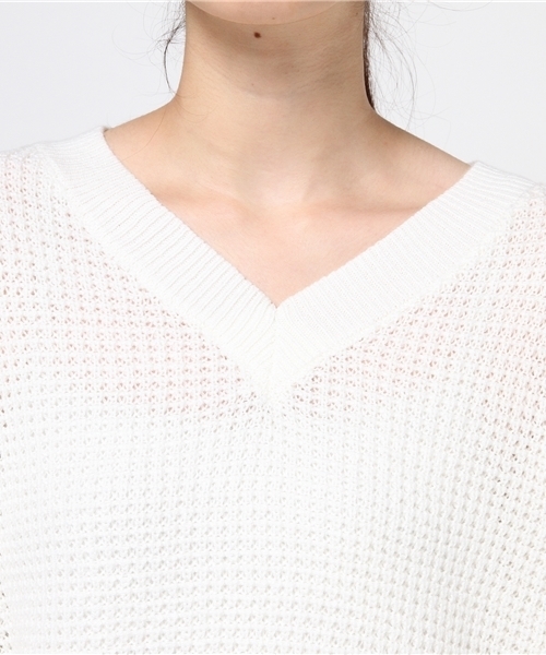 VENCEEXCHANGE（ヴァンスエクスチェンジ）の「アクリルワッフル編みVネックニット       （ニット/セーター・レディース・ネイビー/オフホワイト/ダークグリーン/ブラック・MEDIUM）」の15枚目の写真