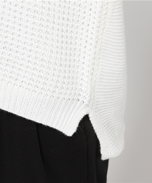VENCEEXCHANGE（ヴァンスエクスチェンジ）の「アクリルワッフル編みVネックニット       （ニット/セーター・レディース・ネイビー/オフホワイト/ダークグリーン/ブラック・MEDIUM）」の6枚目の写真