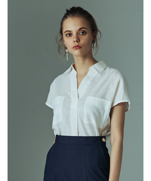 MYSELF ABAHOUSE（マイセルフアバハウス）の「コットンリネン抜き襟シャツ（シャツ/ブラウス・レディース・オフホワイト/ベージュ/カーキ・FREE）」の2枚目の写真