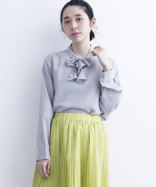 merlot plus（メルロープリュス）の「リボンボウタイ襟ブラウス6514（シャツ/ブラウス・レディース・ベージュ/グレー/ブラック・FREE）」の3枚目の写真