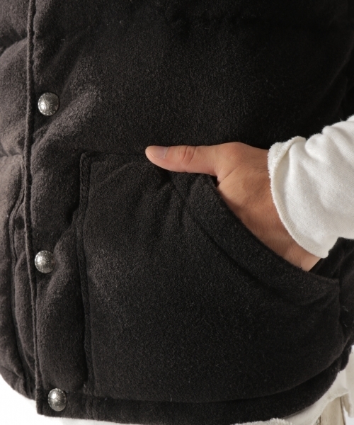 BAYFLOW（ベイフロー）の「パイルダウンベスト 18AW（ダウンベスト・メンズ・ブラック/ベージュ/インディゴブルー・SMALL/MEDIUM/LARGE）」の18枚目の写真