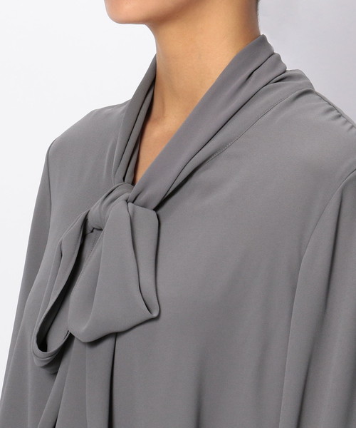 NARACAMICIE（ナラカミーチェ）の「ジョーゼットVネックボウタイブラウス（シャツ/ブラウス・レディース・ネイビー/グレー・SMALL/MEDIUM/LARGE）」の11枚目の写真