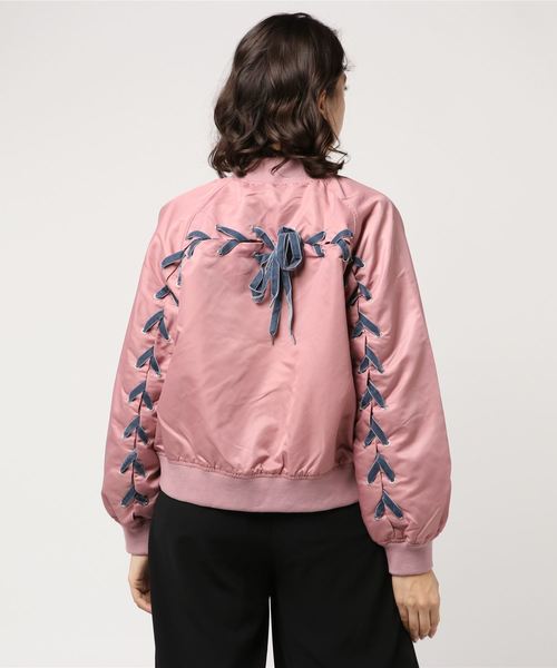 WEGO（ウィゴー）の「WEGO/ベロアレースアップブルゾン（MA-1・レディース・ブラック/ライトピンク・FREE）」の3枚目の写真