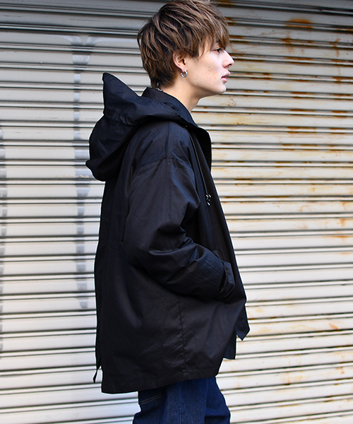 kutir(クティール)の「ビッグマウンテンパーカー(マウンテンパーカー・メンズ・ベージュ/ブラック/カーキ・MEDIUM/LARGE)」の9枚目の写真