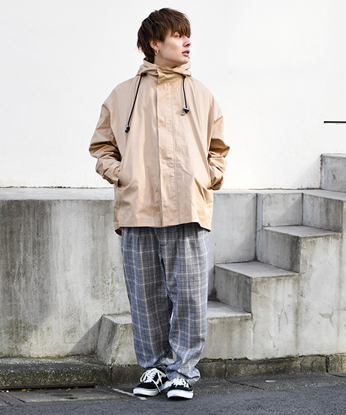 kutir(クティール)の「ビッグマウンテンパーカー(マウンテンパーカー・メンズ・ベージュ/ブラック/カーキ・MEDIUM/LARGE)」の14枚目の写真