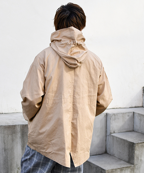 kutir(クティール)の「ビッグマウンテンパーカー(マウンテンパーカー・メンズ・ベージュ/ブラック/カーキ・MEDIUM/LARGE)」の8枚目の写真