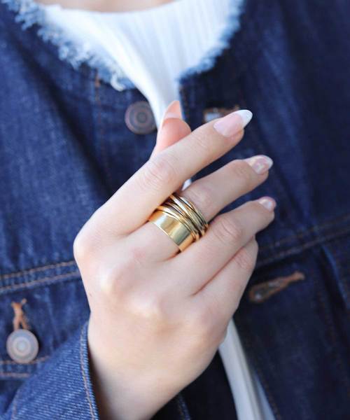 florist（フローリスト）の「3種展開連なるデザインワイドリング（リング・レディース・シルバー系その他2/シルバー系その他3/ゴールド系その他2/ゴールド系その他3/シルバー系その他/ゴールド系その他・FREE）」の10枚目の写真