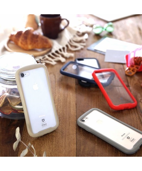 iFace（アイフェイス）の「iPhone XR ケース iFace Reflection 強化ガラス クリア アイフォン ケース（スマホケース/カバー・レディース・ブラック/グレー/ネイビー/レッド/ベージュ/カーキ・FREE）」の11枚目の写真