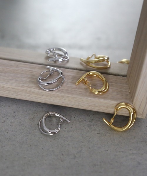 select MOCA（セレクトモカ）の「ダブルフープイヤリング（イヤーカフ・レディース・シルバー/ゴールド・FREE）」の3枚目の写真