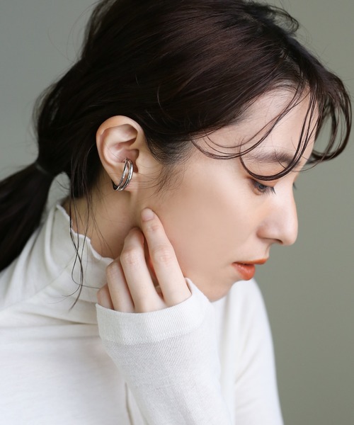 select MOCA（セレクトモカ）の「ダブルフープイヤリング（イヤーカフ・レディース・シルバー/ゴールド・FREE）」の5枚目の写真