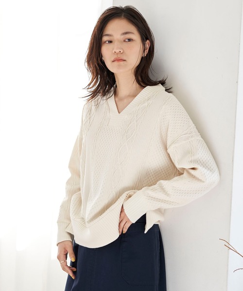 AMERICAN HOLIC(アメリカンホリック)の「両Vネックカットジャガードプルオーバー *(Tシャツ/カットソー・レディース・チャコールグレー/ベージュ/アイボリー・MEDIUM/LARGE)」の1枚目の写真