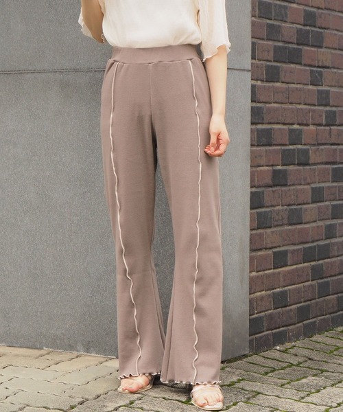 tiptop（ティップトップ）の「リブ配色メローフレアパンツ（その他パンツ・レディース・ライトグリーン/アイボリー/スミクロ/モカ/オレンジ・FREE）」の3枚目の写真