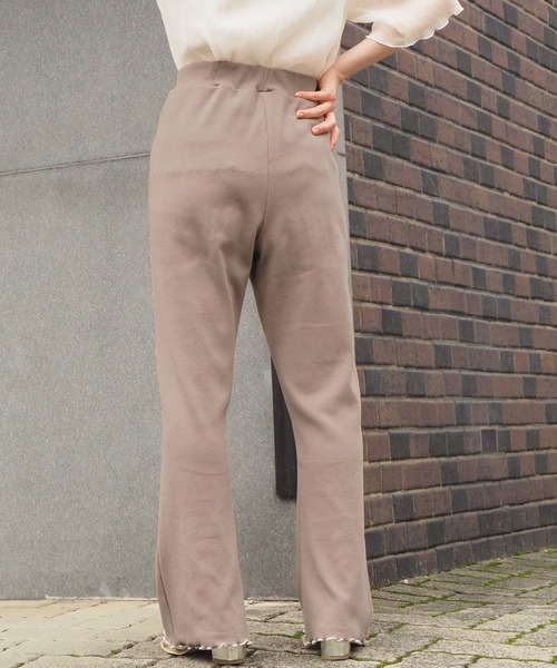 tiptop（ティップトップ）の「リブ配色メローフレアパンツ（その他パンツ・レディース・ライトグリーン/アイボリー/スミクロ/モカ/オレンジ・FREE）」の15枚目の写真