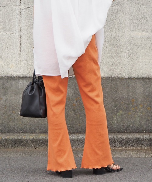 tiptop（ティップトップ）の「リブ配色メローフレアパンツ（その他パンツ・レディース・ライトグリーン/アイボリー/スミクロ/モカ/オレンジ・FREE）」の20枚目の写真