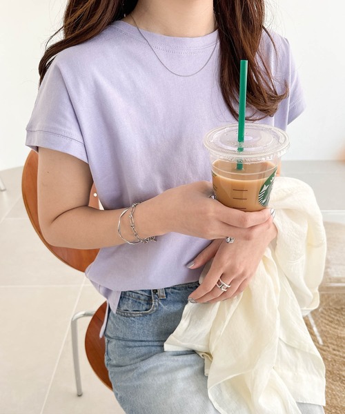 andme（アンドミー）の「コットン天竺フレンチスリーブTシャツ（Tシャツ/カットソー・レディース・ブラック/ベージュ/オフホワイト/カーキ/モカ/チャコールグレー/グレー系その他/グリーン/テラコッタ/ラベンダー/ピンク/ライム・M）」の11枚目の写真