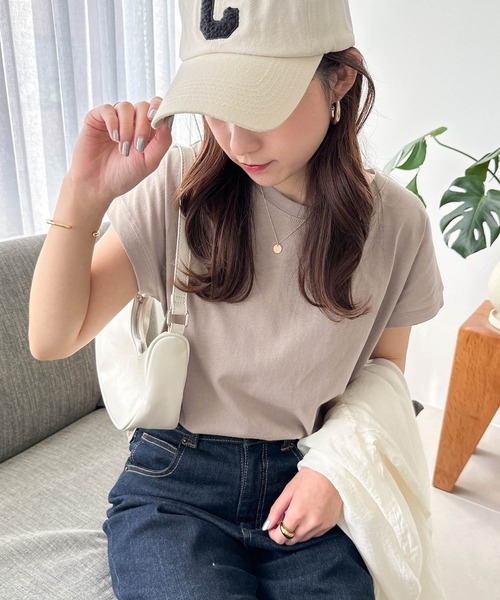 andme（アンドミー）の「コットン天竺フレンチスリーブTシャツ（Tシャツ/カットソー・レディース・ブラック/ベージュ/オフホワイト/カーキ/モカ/チャコールグレー/グレー系その他/グリーン/テラコッタ/ラベンダー/ピンク/ライム・M）」の4枚目の写真