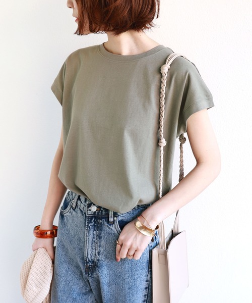 andme（アンドミー）の「コットン天竺フレンチスリーブTシャツ（Tシャツ/カットソー・レディース・ブラック/ベージュ/オフホワイト/カーキ/モカ/チャコールグレー/グレー系その他/グリーン/テラコッタ/ラベンダー/ピンク/ライム・M）」の8枚目の写真