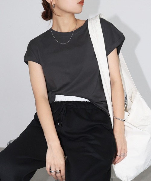 andme（アンドミー）の「コットン天竺フレンチスリーブTシャツ（Tシャツ/カットソー・レディース・ブラック/ベージュ/オフホワイト/カーキ/モカ/チャコールグレー/グレー系その他/グリーン/テラコッタ/ラベンダー/ピンク/ライム・M）」の3枚目の写真