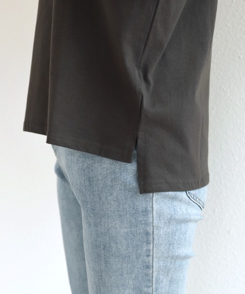 andme（アンドミー）の「コットン天竺フレンチスリーブTシャツ（Tシャツ/カットソー・レディース・ブラック/ベージュ/オフホワイト/カーキ/モカ/チャコールグレー/グレー系その他/グリーン/テラコッタ/ラベンダー/ピンク/ライム・M）」の18枚目の写真