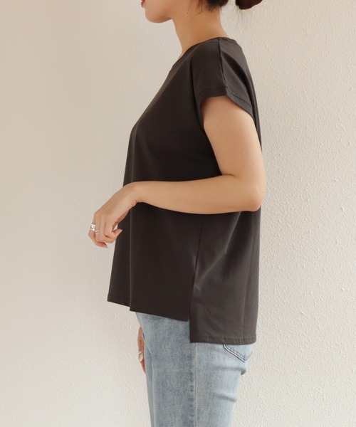 andme（アンドミー）の「コットン天竺フレンチスリーブTシャツ（Tシャツ/カットソー・レディース・ブラック/ベージュ/オフホワイト/カーキ/モカ/チャコールグレー/グレー系その他/グリーン/テラコッタ/ラベンダー/ピンク/ライム・M）」の14枚目の写真