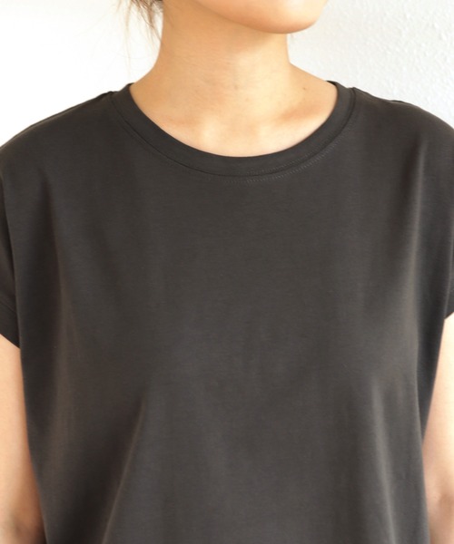 andme（アンドミー）の「コットン天竺フレンチスリーブTシャツ（Tシャツ/カットソー・レディース・ブラック/ベージュ/オフホワイト/カーキ/モカ/チャコールグレー/グレー系その他/グリーン/テラコッタ/ラベンダー/ピンク/ライム・M）」の16枚目の写真