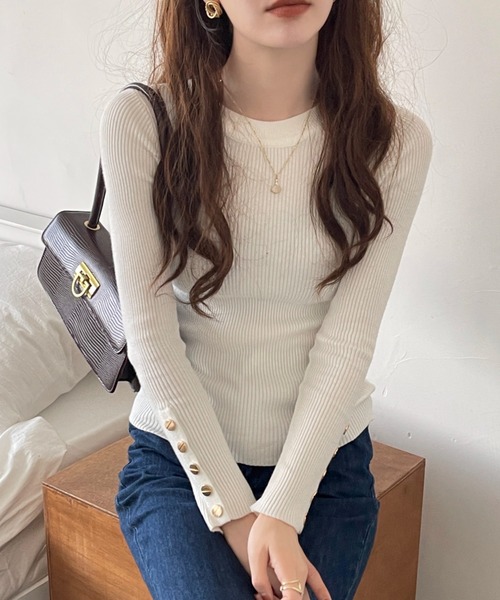 emi+(エミプラス)の「袖ボタン ハイネックリブニット(ニット/セーター・レディース・ホワイト/ブルー/ベージュ/ブラック/オレンジ/ライトピンク・FREE)」の20枚目の写真