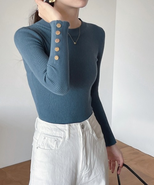 emi+(エミプラス)の「袖ボタン ハイネックリブニット(ニット/セーター・レディース・ホワイト/ブルー/ベージュ/ブラック/オレンジ/ライトピンク・FREE)」の22枚目の写真