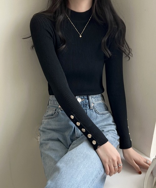 emi+(エミプラス)の「袖ボタン ハイネックリブニット(ニット/セーター・レディース・ホワイト/ブルー/ベージュ/ブラック/オレンジ/ライトピンク・FREE)」の15枚目の写真