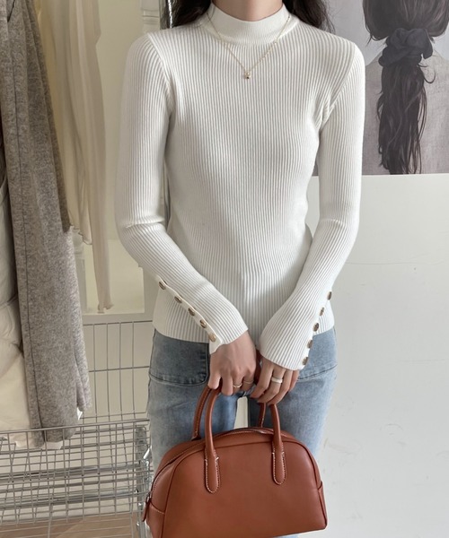 emi+(エミプラス)の「袖ボタン ハイネックリブニット(ニット/セーター・レディース・ホワイト/ブルー/ベージュ/ブラック/オレンジ/ライトピンク・FREE)」の13枚目の写真