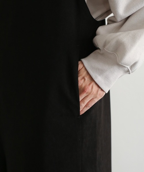 LEPSIM(レプシィム)の「ホソストラップVサロペ 918144(サロペット/オーバーオール・レディース・ブラック/モカ/グレイッシュベージュ・MEDIUM/LARGE)」の17枚目の写真