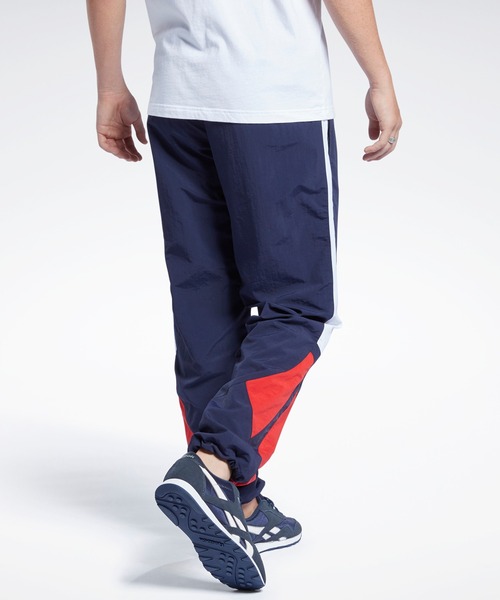 Reebok（リーボック）の「クラシックス ツイン ベクター パンツ / Classics Twin Vector Pants（その他パンツ・メンズ・ネイビー/グリーン/ブラック×グレー/ブラック×ホワイト/アイボリー・MEDIUM/XX-LARGE/LARGE/X-LARGE/SMALL/XXX-LARGE/X-SMALL）」の8枚目の写真