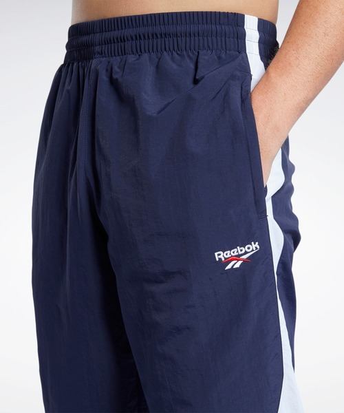 Reebok（リーボック）の「クラシックス ツイン ベクター パンツ / Classics Twin Vector Pants（その他パンツ・メンズ・ネイビー/グリーン/ブラック×グレー/ブラック×ホワイト/アイボリー・MEDIUM/XX-LARGE/LARGE/X-LARGE/SMALL/XXX-LARGE/X-SMALL）」の18枚目の写真