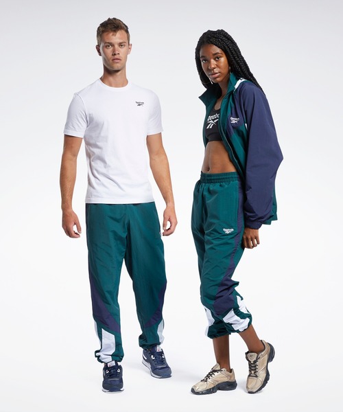 Reebok（リーボック）の「クラシックス ツイン ベクター パンツ / Classics Twin Vector Pants（その他パンツ・メンズ・ネイビー/グリーン/ブラック×グレー/ブラック×ホワイト/アイボリー・MEDIUM/XX-LARGE/LARGE/X-LARGE/SMALL/XXX-LARGE/X-SMALL）」の15枚目の写真
