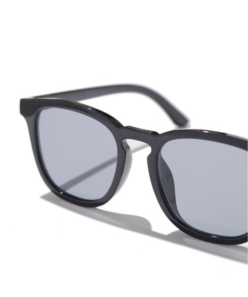 SPINNS（スピンズ）の「ボストンタイプ  カラーレンズサングラス（サングラス・メンズ・ブラック/ブラック系その他/ブルー/グレー/ベージュ/ベージュ系その他/ブラック系その他2・ONESIZE）」の10枚目の写真