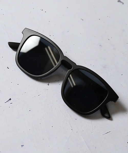 SPINNS（スピンズ）の「ボストンタイプ  カラーレンズサングラス（サングラス・メンズ・ブラック/ブラック系その他/ブルー/グレー/ベージュ/ベージュ系その他/ブラック系その他2・ONESIZE）」の20枚目の写真