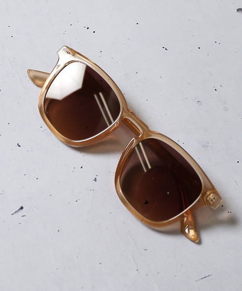 SPINNS（スピンズ）の「ボストンタイプ  カラーレンズサングラス（サングラス・メンズ・ブラック/ブラック系その他/ブルー/グレー/ベージュ/ベージュ系その他/ブラック系その他2・ONESIZE）」の21枚目の写真