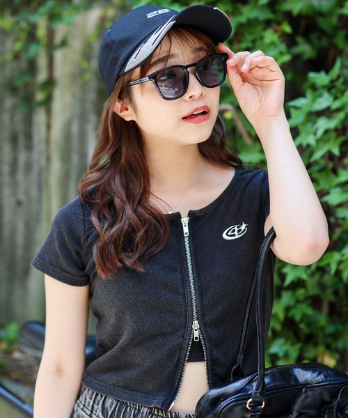 SPINNS（スピンズ）の「ボストンタイプ  カラーレンズサングラス（サングラス・メンズ・ブラック/ブラック系その他/ブルー/グレー/ベージュ/ベージュ系その他/ブラック系その他2・ONESIZE）」の16枚目の写真