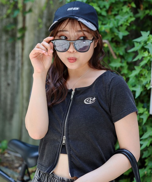 SPINNS（スピンズ）の「ボストンタイプ  カラーレンズサングラス（サングラス・メンズ・ブラック/ブラック系その他/ブルー/グレー/ベージュ/ベージュ系その他/ブラック系その他2・ONESIZE）」の15枚目の写真