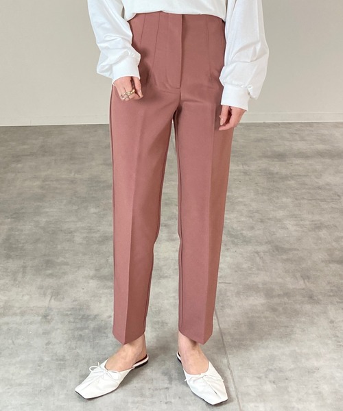She's Closet(シーズクローゼット)の「ハイウエストセンタープレステーパードパンツ(その他パンツ・レディース・ブルー/グリーン/アイボリー/スモークピンク/ブラック・M/L)」の5枚目の写真