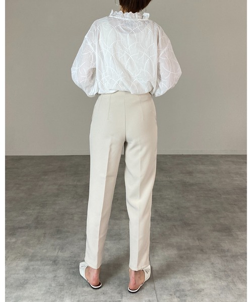 She's Closet(シーズクローゼット)の「ハイウエストセンタープレステーパードパンツ(その他パンツ・レディース・ブルー/グリーン/アイボリー/スモークピンク/ブラック・M/L)」の12枚目の写真