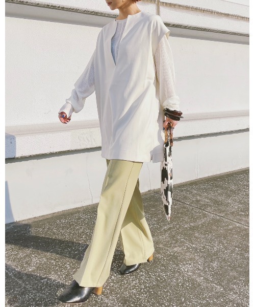 Solace（ソレイス）の「深キーネックベストトップス（ベスト・レディース・ブラック/アイボリー・FREE）」の10枚目の写真