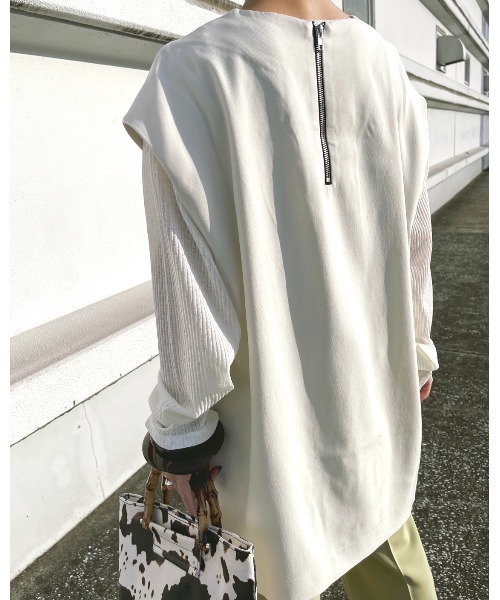 Solace（ソレイス）の「深キーネックベストトップス（ベスト・レディース・ブラック/アイボリー・FREE）」の8枚目の写真