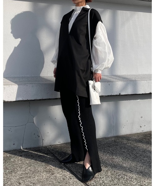 Solace（ソレイス）の「深キーネックベストトップス（ベスト・レディース・ブラック/アイボリー・FREE）」の11枚目の写真