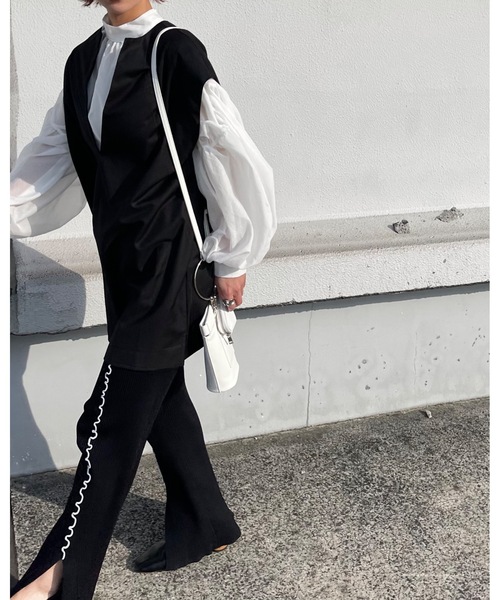 Solace（ソレイス）の「深キーネックベストトップス（ベスト・レディース・ブラック/アイボリー・FREE）」の14枚目の写真